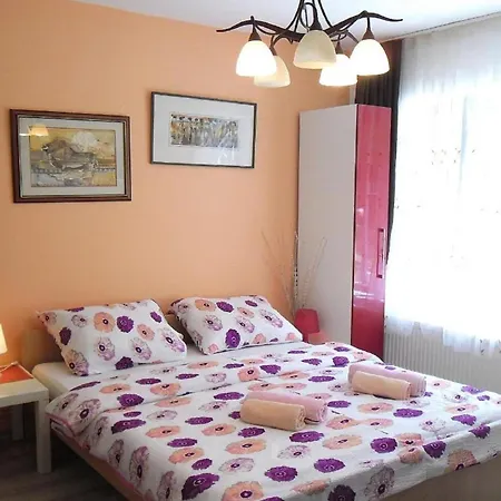 Charming Kestenovi Dvori - A6 * Opric