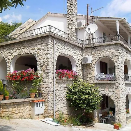 Charming Kestenovi Dvori - A6 Opric